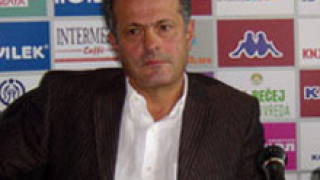 Страх от арести в Сърбия, футболни шефове бягат в чужбина