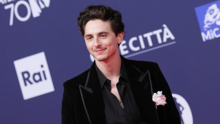 Въпреки че връзката му с Кайли Дженър продължава вече над