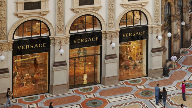 Модна къща Versace не получи оферти от италиански инвеститори, преди