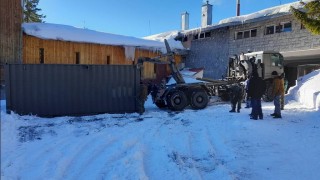 Военни доставиха агрегат до спортната база на Белмекен