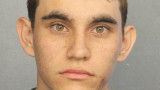 Повдигнаха 17 обвинения в предумишлено убийство на стрелеца от Флорида