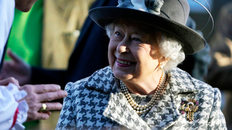 Британската кралица Елизабет II насърчава гражданите да се ваксинират срещу
