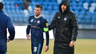 Васил Божиков остана резерва във важен мач за Слован (Братислава)