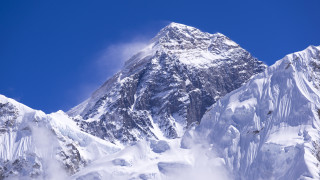 Непалски шерп постави рекорд за най-много изкачвания на Еверест