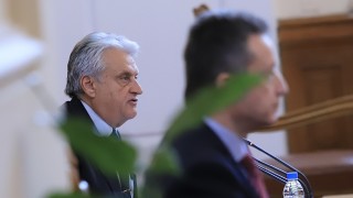 Дни след като Висшия съдебен съвет отказа да разгледа сигнала