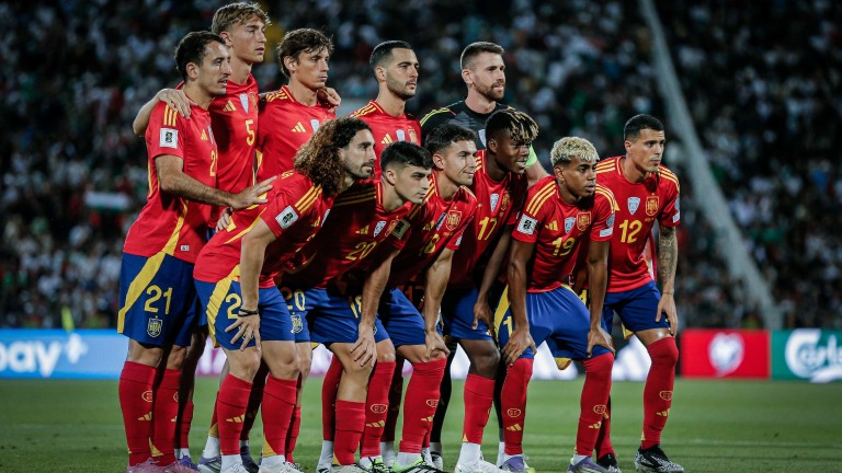 Испания писа "Отличен 6" на Турция