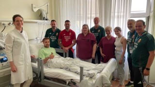 Селекционерът на Унгария Марко Роси посети Барнабаш Варга в болницата