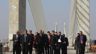 Шумна церемония отбеляза съединяването на Дунав мост 2