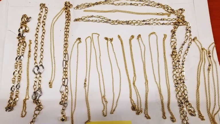 Близо 1,5 кг контрабандни златни и сребърни накити откриха митническите