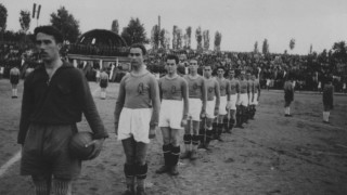 Във всички справочници е посочено че през сезон 1943 1944 България