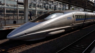 Изследователи в Япония са снабдили влак с високоговорител който издава