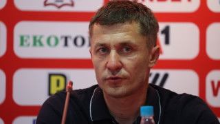 Старши треньорът на ЦСКА Саша Илич говори пред клубната телевизия