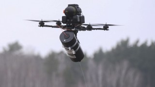 Севернокорейският лидер Ким Чен Ун ръководи тестването на безпилотни дронове