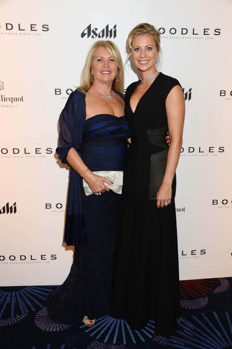 Джоан с дъщеря си Холи