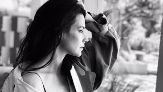 Еванджелин Лили отказва да практикува социално дистанциране на фона на