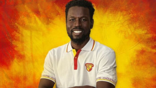 Бившият нападател на Манчестър Юнайтед Маме Бирам Диуф е голямата