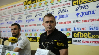 Старши треньорът на пловдивския Локомотив Бруно Акрапович бе награден за