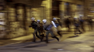 Отряд полицейски специални сили използва сълзотворен газ в Атина в
