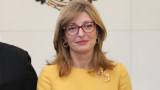  Екатерина Захариева подреди инспекция на издадените служебни паспорти 