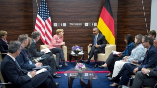 Германският канцлер Ангела Меркел е заявила пред бившия президент на