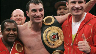 Виталий Кличко защити титлата си при най-тежките във версия WBC