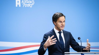 Кабинетът на премиера на Нидерландия Марк Рюте обмисля колективна оставка