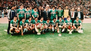 Точно 37 години след спечелването на титлата шампионският отбор на