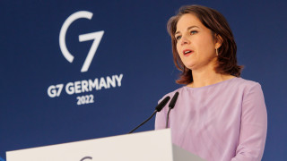 Германия разколеба Украйна относно искането страните от Г 7 да конфискуват