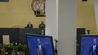 Близо половината американци не одобряват външната политика на Обама