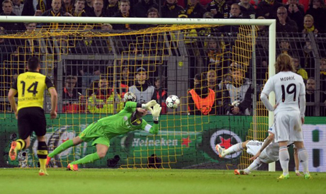 Дортмунд задържа световен шампион