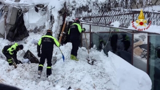 8 души под лавината откриха спасителите в Италия