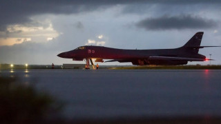 Американски бомбардировачи прелетяха в непосредствена близост до източното крайбрежие на