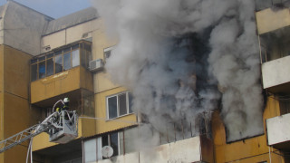 Пожар горя в жилищен блок в София съобщава bTV Инцидентът е