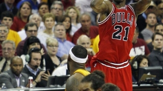Играч на Чикаго Булс задмина Майкъл Джордан (ВИДЕО)