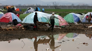 Санкции за страни от ЕС, които не пускат бежанци, поиска Атина