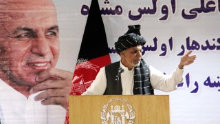 Американският президент Доналд Тръмп се опитва да убеди афганистанския президент