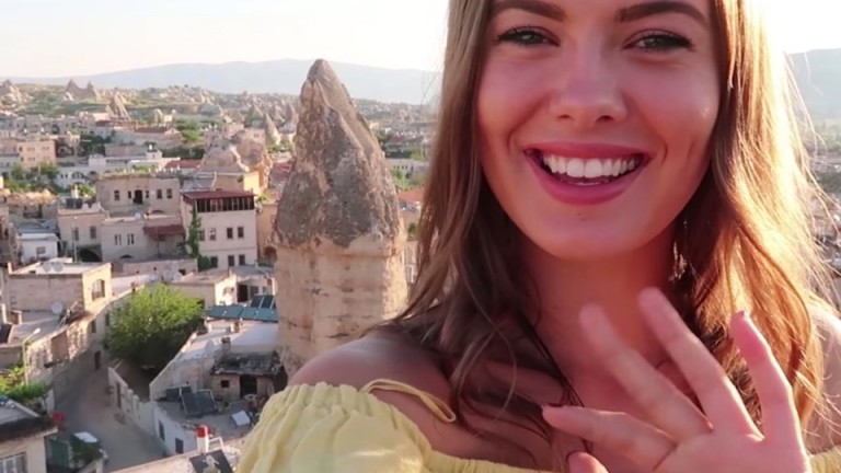 Стюардесата, която се превърна в Instagram звезда