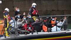 Огромен наплив на мигранти с лодки към Великобритания