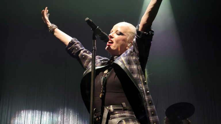 Шърли Менсън и Garbage на живо в София: глас и музика, които времето не успя да пречупи
