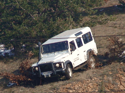 "Отвъд" с новия Defender