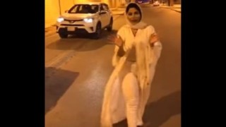 Саудитска телевизионна водеща е избягала от Саудитска Арабия малко след