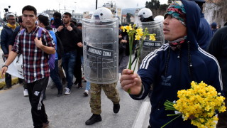 Гърция нареди на всички неправителствени организации които помагат на мигранти
