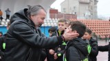 Ясен Петров и Костадин Видолов наградиха победителите в детски футболен турнир в Карлово