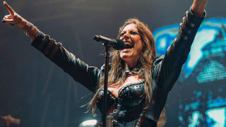 Флор Янсен вокалистката на финландската група Nightwish е преживяла неприятен