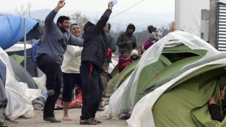 Гърци протестираха срещу настаняване на нелегални мигранти в града им