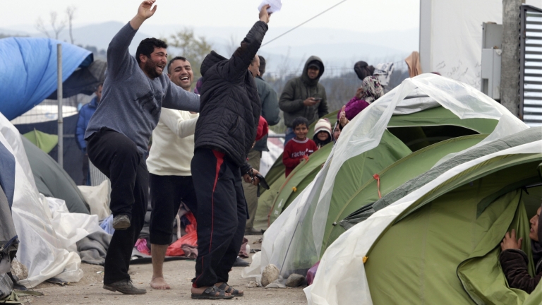 Турция можела да се нуждае от още пари за мигранти, над договорените с ЕС 6 млрд. евро