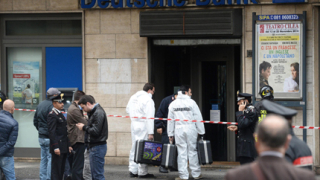 Обезвредиха мощна бомба в "Дойче банк" в Неапол