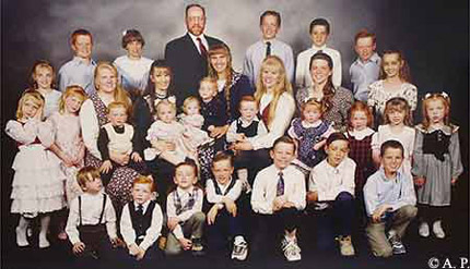 Връщат децата на мормони при семейството им