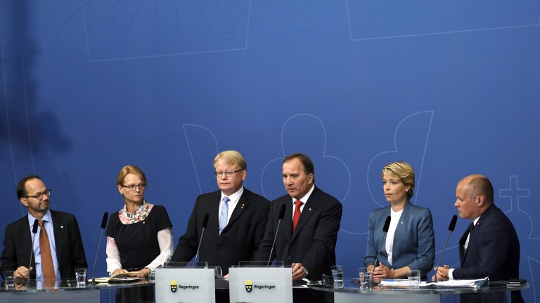 Рокади в шведския кабинет заради скандал