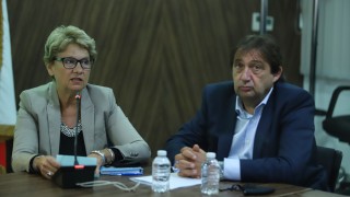 Комитова очаква в 13 ч. собственици на пътните фирми